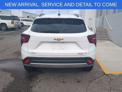 Used 2025 Chevrolet Trax LT w/ Driver Confidence Package FWD image 6