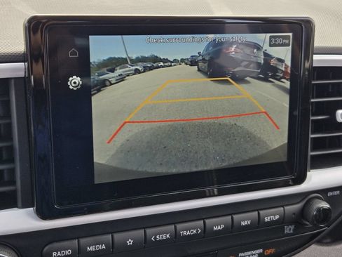 Certified 2025 Hyundai Venue Limited FWD image 19