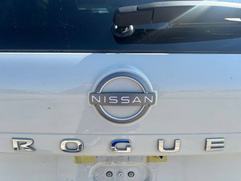 Used 2023 Nissan Rogue SV AWD/4WD image 11