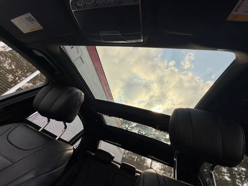 Used 2018 Mercedes-Benz S 560 Sedan image 36