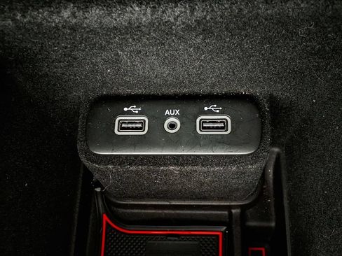 Used 2018 Chrysler 300 Limited w/ Safetytec Plus Group RWD image 25