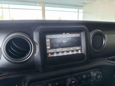 Used 2020 Jeep Wrangler Willys image 22