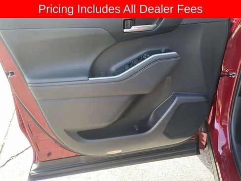Used 2026 Toyota Highlander XLE AWD/4WD image 21