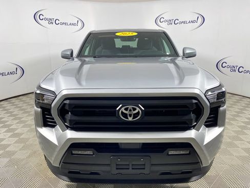 Certified 2025 Toyota Tacoma SR5 AWD/4WD image 2