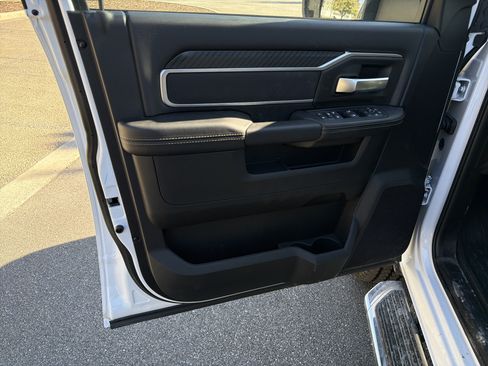 Certified 2025 RAM 2500 Big Horn AWD/4WD image 12