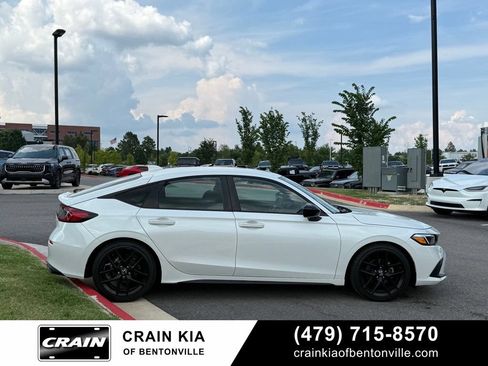 Used 2023 Honda Civic Sport image 8