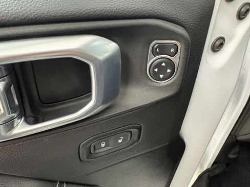 Used 2022 Jeep Wrangler Unlimited Sahara w/ Cold Weather Group image 25