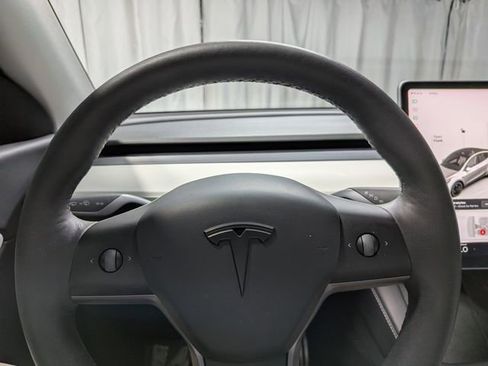 Used 2022 Tesla Model Y Performance image 20