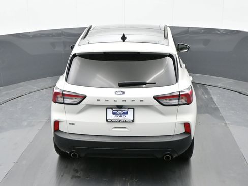Used 2022 Ford Escape SE w/ SE Sport Appearance Package image 35