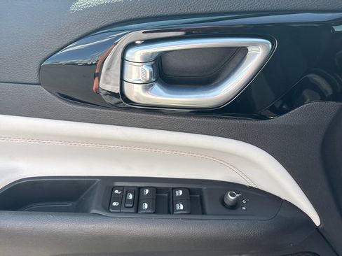 Certified 2022 Jeep Compass Limited AWD/4WD image 12