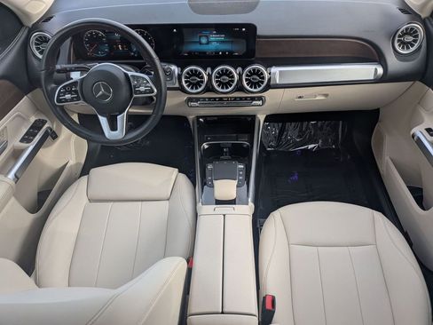 Used 2022 Mercedes-Benz GLB 250 4MATIC w/ Premium Package Lite image 30