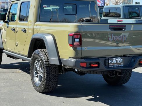 New 2026 Jeep Gladiator Mojave w/ Technology Group AWD/4WD image 5