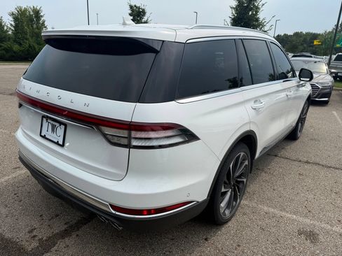 Used 2023 Lincoln Aviator Reserve w/ Equipment Group 201A AWD/4WD image 5