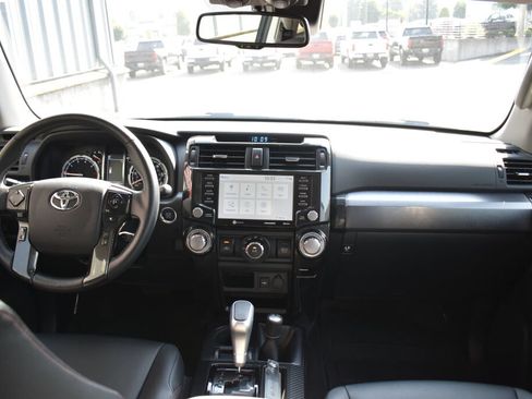 Used 2021 Toyota 4Runner TRD Off-Road Premium w/ Moonroof Package AWD/4WD image 26