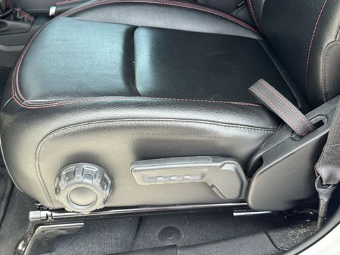 Used 2022 Jeep Gladiator Rubicon w/ Cold Weather Group image 25