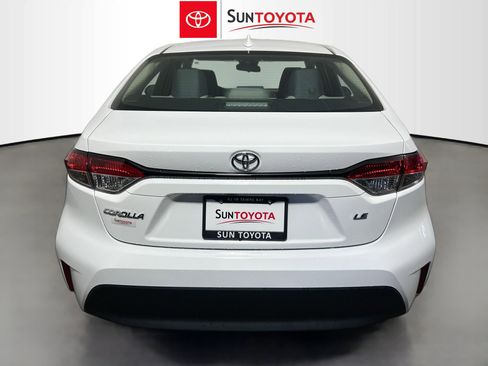 Used 2026 Toyota Corolla LE FWD image 5