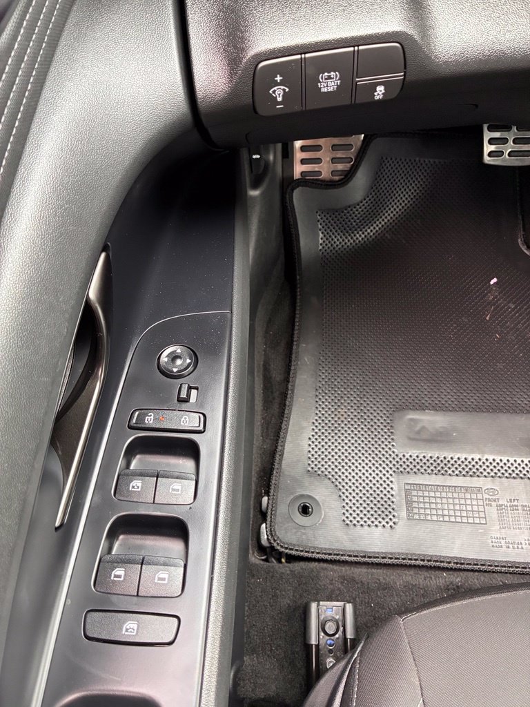 Certified 2025 Hyundai Elantra SEL FWD image 28