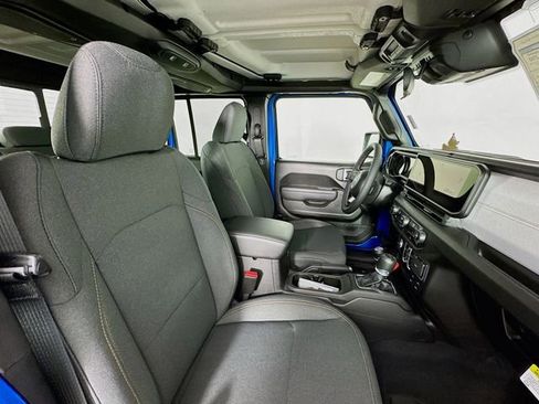 New 2025 Jeep Gladiator Sport image 28