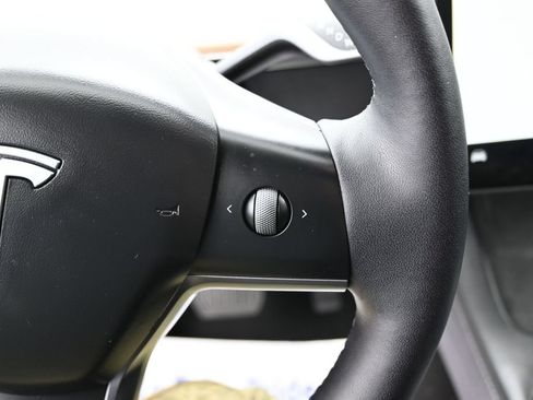 Used 2023 Tesla Model Y Long Range AWD/4WD image 19