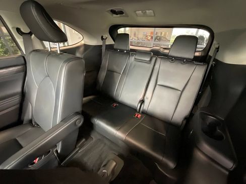 Used 2023 Toyota Highlander Platinum AWD/4WD image 23
