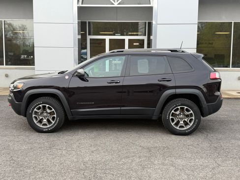 Used 2021 Jeep Cherokee Trailhawk AWD/4WD image 2