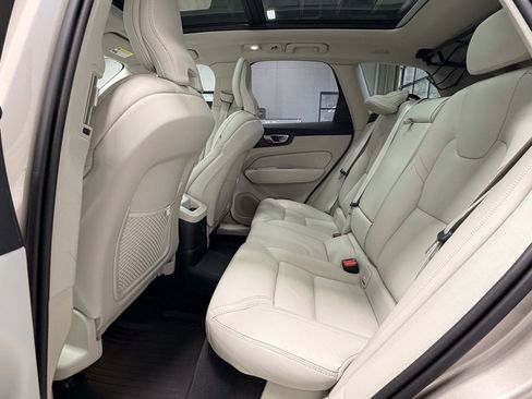 Used 2024 Volvo XC60 T8 Ultimate image 17