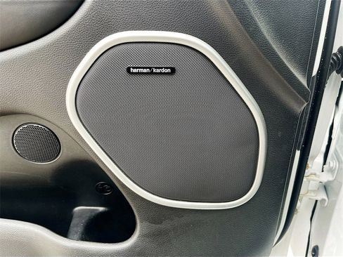 Used 2018 Jeep Grand Cherokee SRT image 17