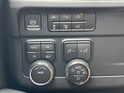 New 2025 Chevrolet Tahoe Premier w/ LPO, Illumination Package AWD/4WD image 16