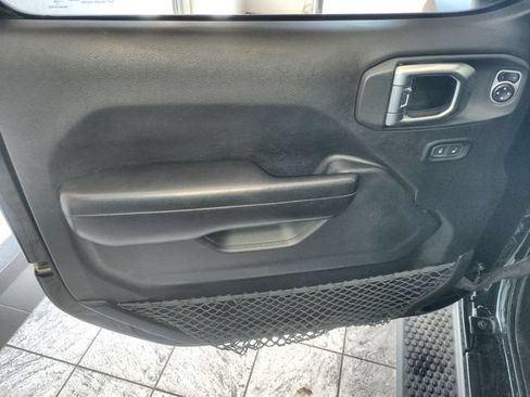 Used 2019 Jeep Wrangler Unlimited Sport S AWD/4WD image 13