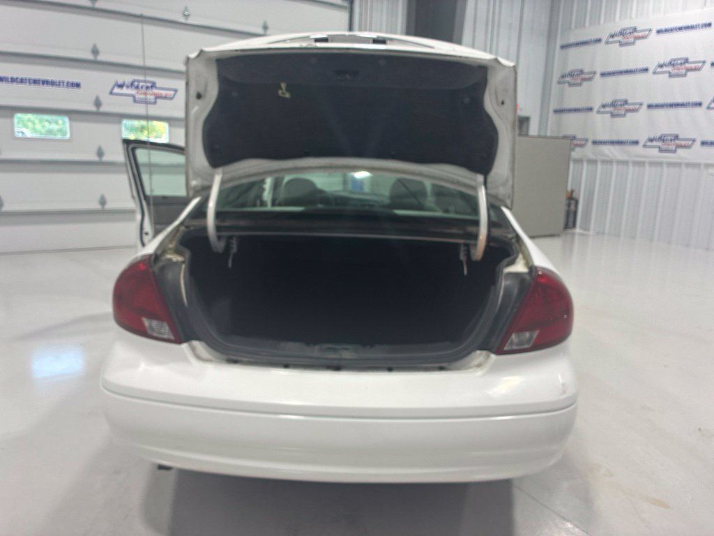 Used 2002 Ford Taurus SE FWD image 19