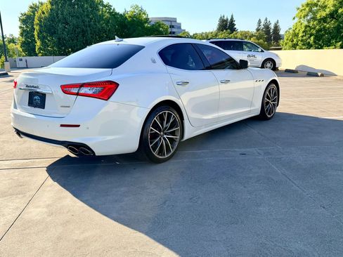 Used 2019 Maserati Ghibli GranLusso RWD image 12