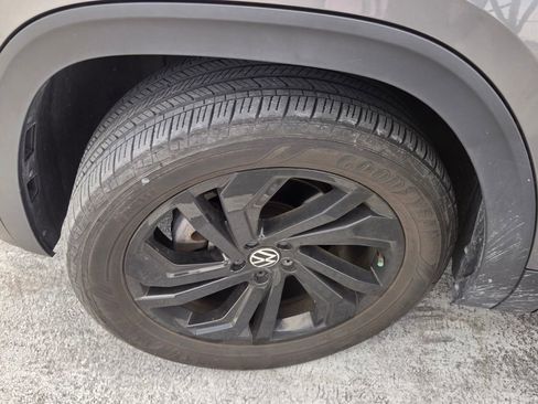 Used 2022 Volkswagen Atlas SE w/ Black Wheel Package image 5