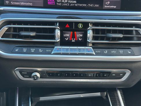 Used 2020 BMW X7 M50i w/ Executive Package image 47