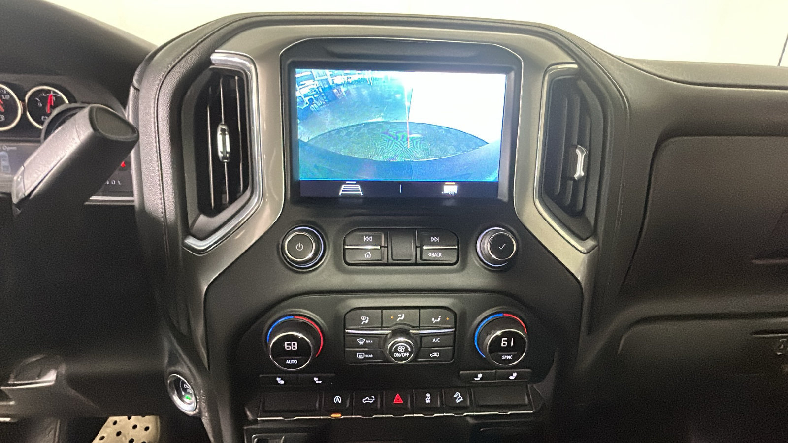 Used 2020 Chevrolet Silverado 1500 LT Trail Boss w/ Convenience Package AWD/4WD image 29
