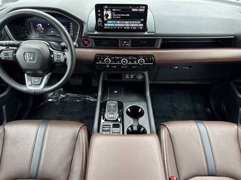 Certified 2025 Honda Pilot Elite image 4