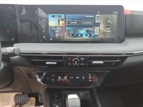 New 2025 Nissan Kicks SR AWD/4WD image 13