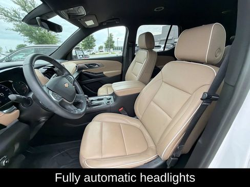 Used 2023 Chevrolet Traverse Premier FWD image 15