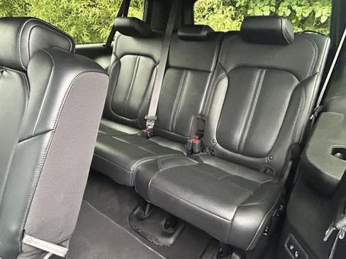 Used 2023 Jeep Wagoneer L Series II image 28