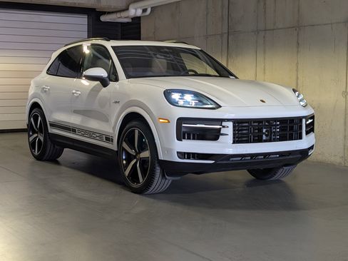 New 2026 Porsche Cayenne E-Hybrid image 10