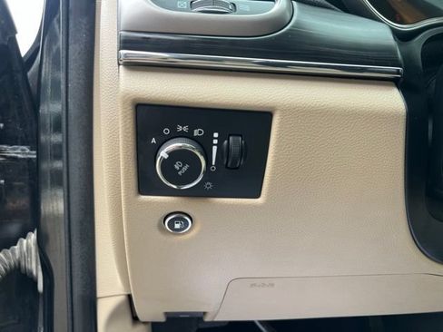 Used 2019 Jeep Grand Cherokee Limited AWD/4WD image 25
