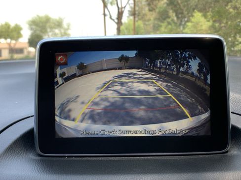 Used 2015 MAZDA MAZDA3 i Touring w/ Technology Package image 19