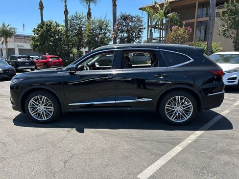 Used 2023 Acura MDX SH-AWD w/ Advance Package image 2
