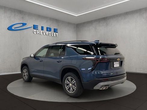 New 2026 Chevrolet Traverse LT w/ Driver Confidence Package AWD/4WD image 5