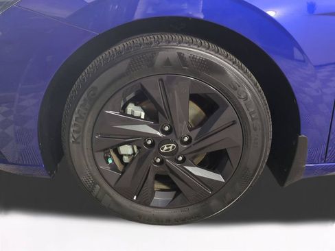 Used 2023 Hyundai Elantra SEL FWD image 11
