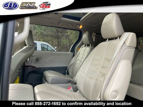 Used 2012 Toyota Sienna XLE image 5