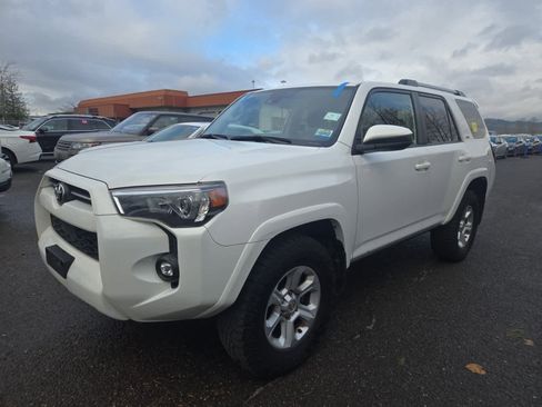 Used 2022 Toyota 4Runner SR5 image 1