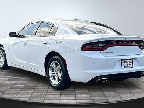 Used 2018 Dodge Charger SXT RWD image 4