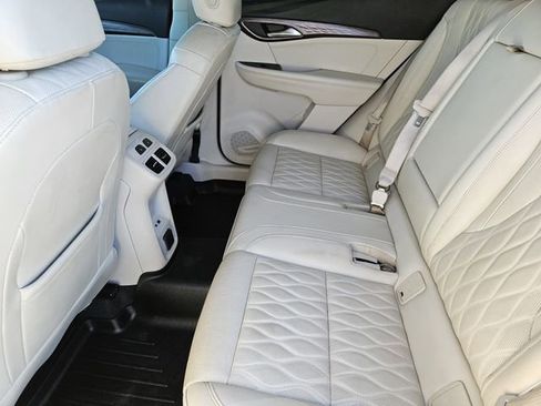 Used 2021 Buick Envision Avenir image 32