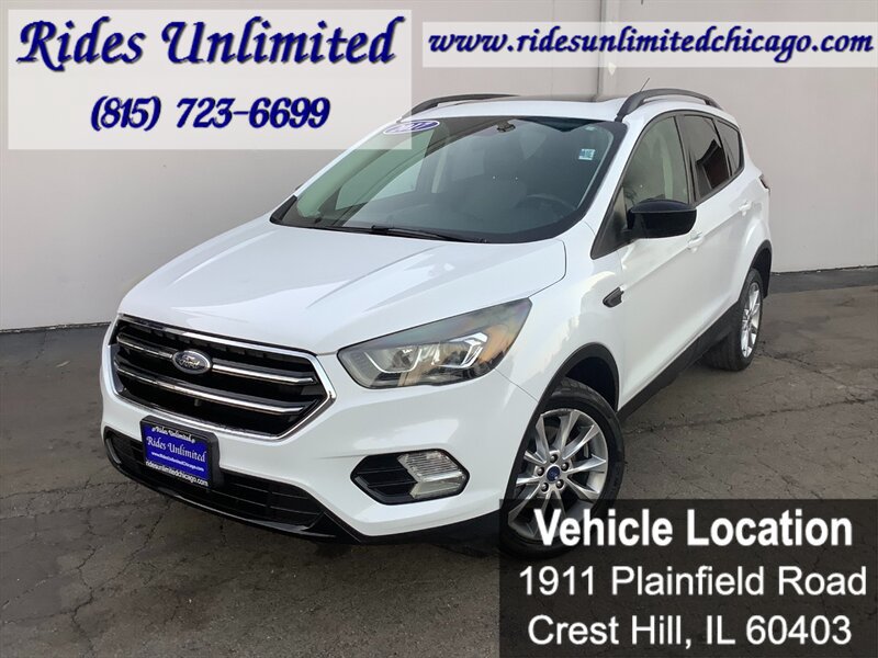 Used 2017 Ford Escape SE w/ SE Sport Appearance Package FWD image 3