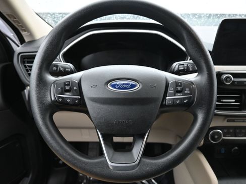 Used 2020 Ford Escape SE image 13